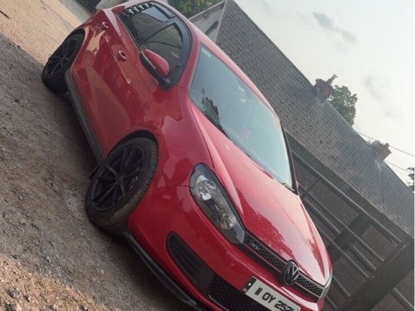 Volkswagen Golf Hatchback, Diesel, 2011, Red