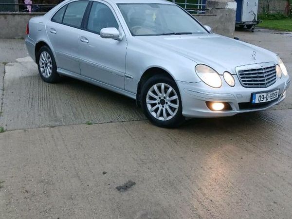 Mercedes-Benz E-Class Saloon, Diesel, 2009, Silver