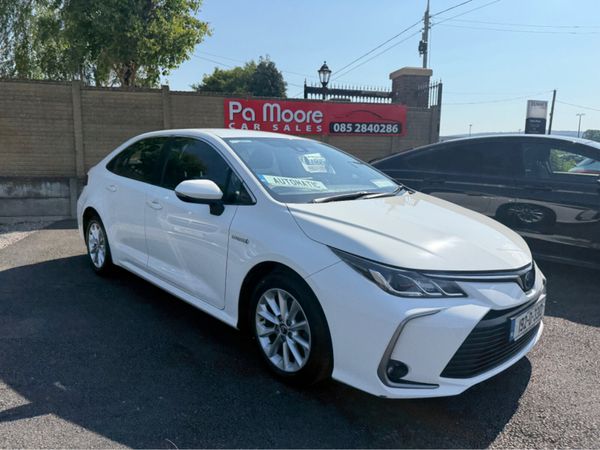 Toyota Corolla Saloon, Petrol Hybrid, 2019, White