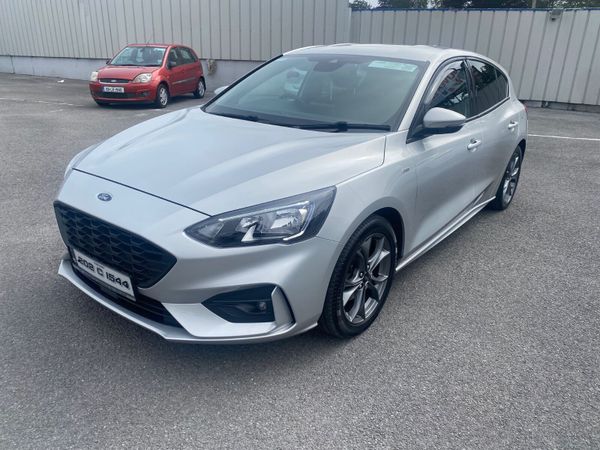 Ford Focus Hatchback, Petrol, 2020, Grey