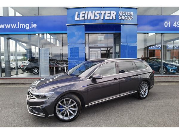 Volkswagen Passat Estate, Petrol Hybrid, 2022, Grey