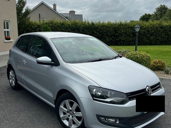 Volkswagen Polo Hatchback, Petrol, 2014, Silver