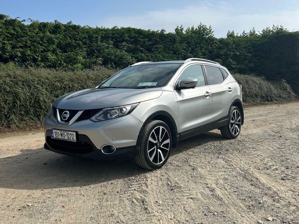 Nissan Qashqai Hatchback, Diesel, 2015, Silver