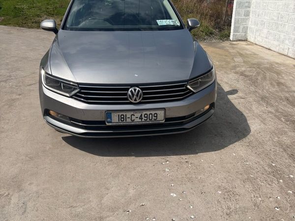 Volkswagen Passat Saloon, Diesel, 2018, Grey