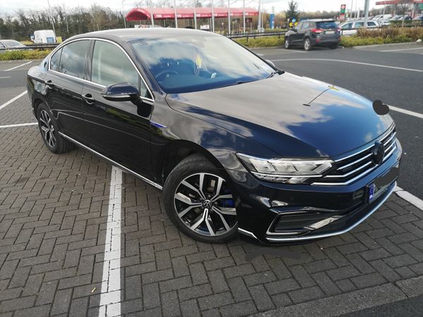 Volkswagen Passat Saloon, Petrol Plug-in Hybrid, 2021, Black