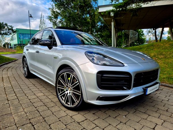 Porsche Cayenne SUV, Petrol Plug-in Hybrid, 2022, Grey