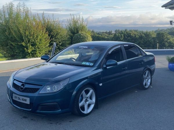 Opel Vectra Saloon, Petrol, 2007, Green