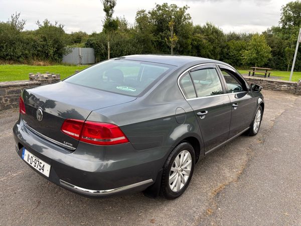 Volkswagen Passat Saloon, Diesel, 2011, Grey