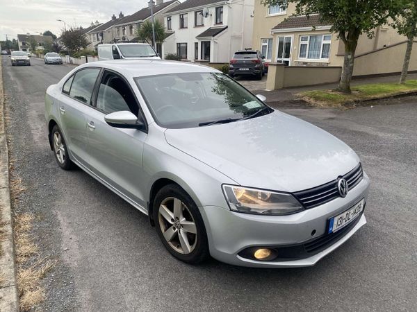 Volkswagen Jetta Saloon, Diesel, 2013, Silver