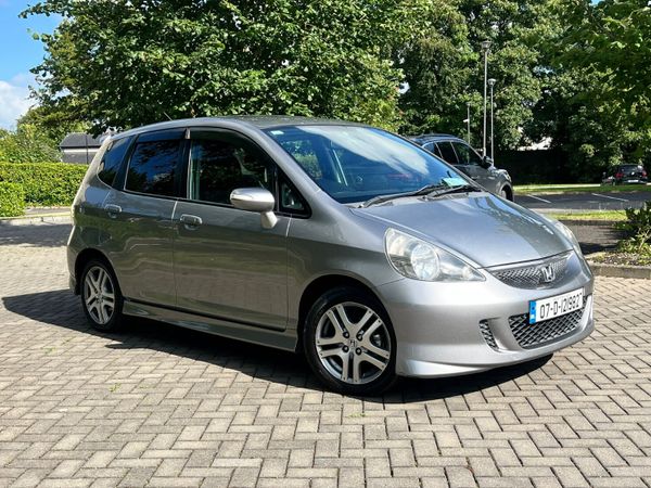 Honda Fit Hatchback, Petrol, 2007, Silver