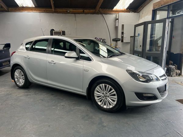 Opel Astra Hatchback, Diesel, 2015, Silver