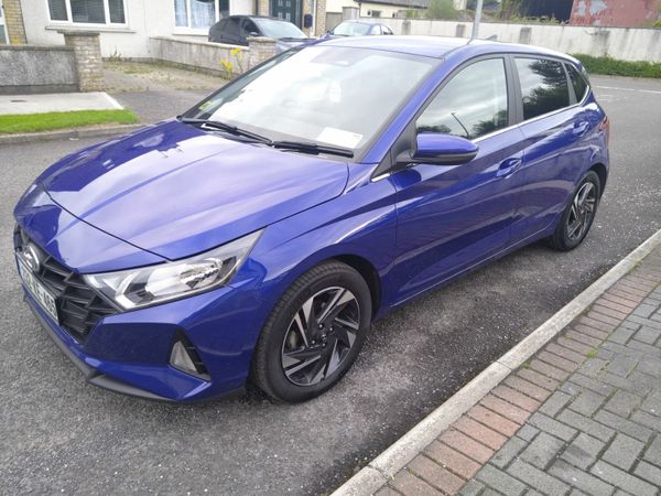 Hyundai i20 Hatchback, Petrol, 2023, Blue