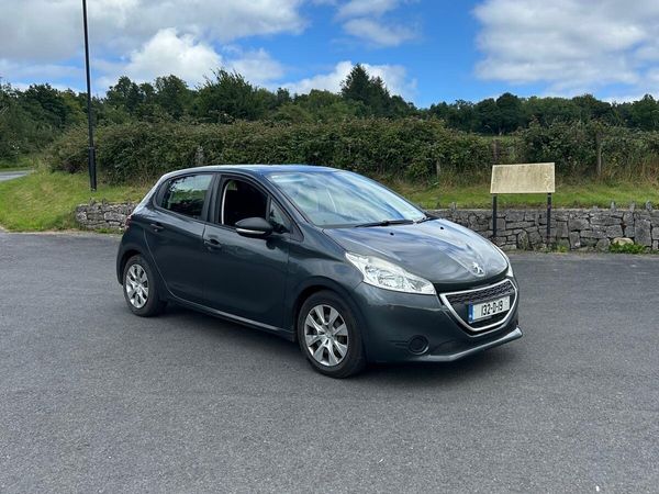 Peugeot 208 Hatchback, Petrol, 2013, Grey