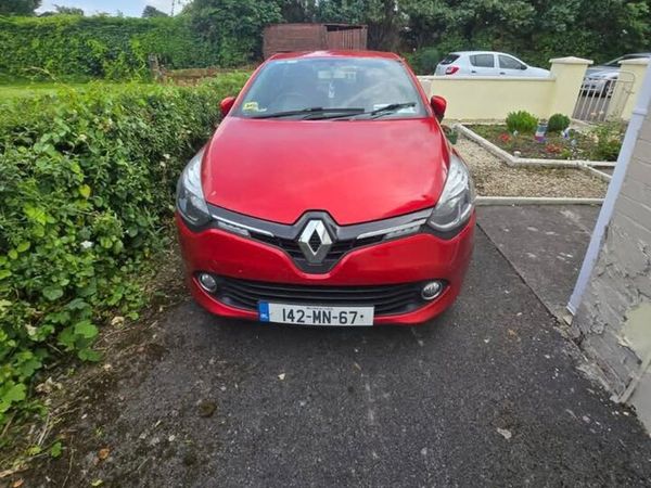 Renault Clio Hatchback, Diesel, 2014, Red