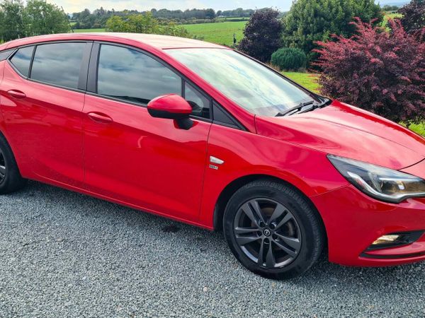 Opel Astra Hatchback, Diesel, 2019, Red