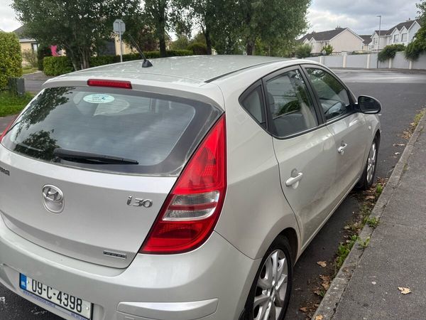 Toyota Yaris Hatchback, Petrol, 2008, Blue