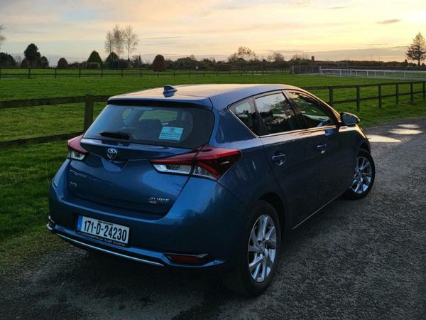 Toyota Auris Hatchback, Diesel, 2017, Blue