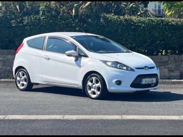 Ford Fiesta Hatchback, Diesel, 2011, White