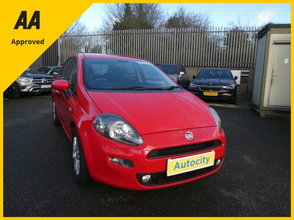 Fiat Punto Hatchback, Petrol, 2015, Red