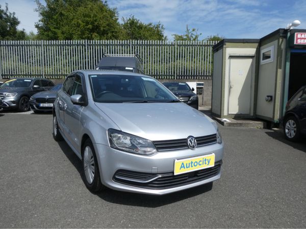 Volkswagen Polo Hatchback, Petrol, 2015, Silver