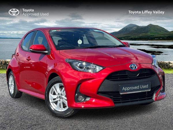 Toyota Yaris Hatchback, Petrol Hybrid, 2023, Red