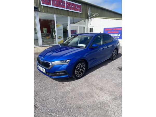 Skoda Octavia Hatchback, Petrol, 2021, Blue