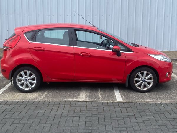 Ford Fiesta Hatchback, Diesel, 2008, Red