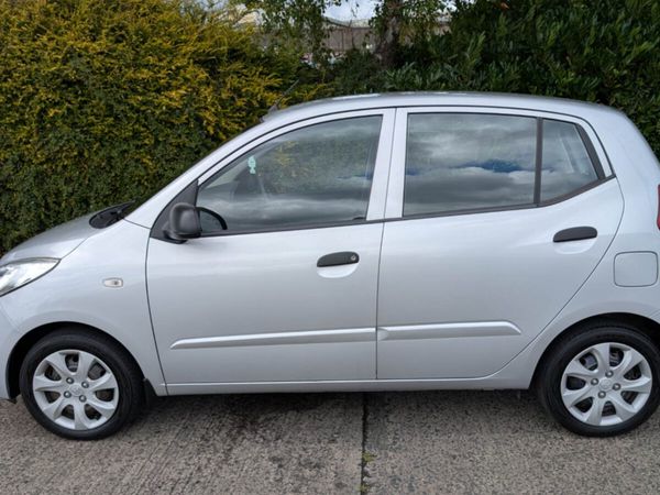 Hyundai i10 Hatchback, Petrol, 2014, Silver