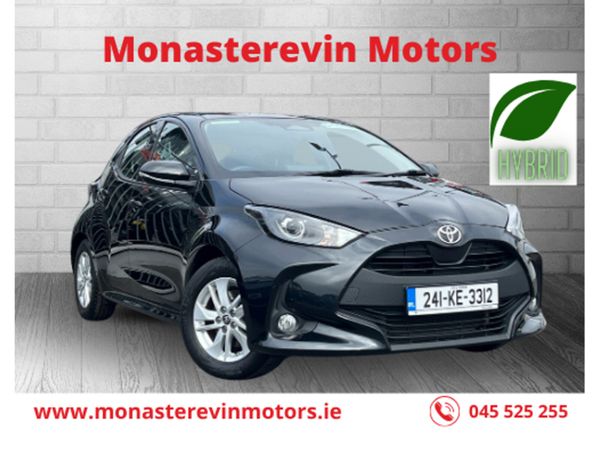 Toyota Yaris Hatchback, Petrol Hybrid, 2024, Black