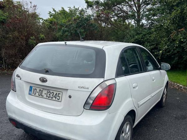 Kia Rio Hatchback, Diesel, 2010, White