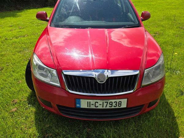 Skoda Octavia Hatchback, Diesel, 2011, Red