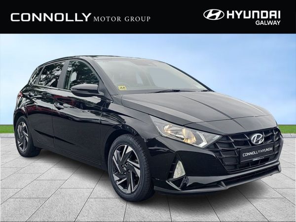 Hyundai i20 Hatchback, Petrol, 2022, Black
