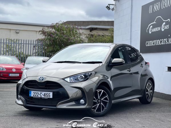 Toyota Yaris Hatchback, Petrol Hybrid, 2022, Green