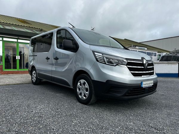 Renault Trafic Minibus, Diesel, 2025, Grey