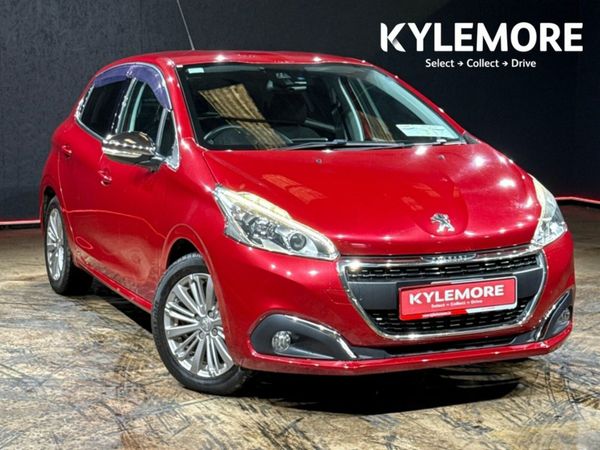 Peugeot 208 Hatchback, Petrol, 2016, Red
