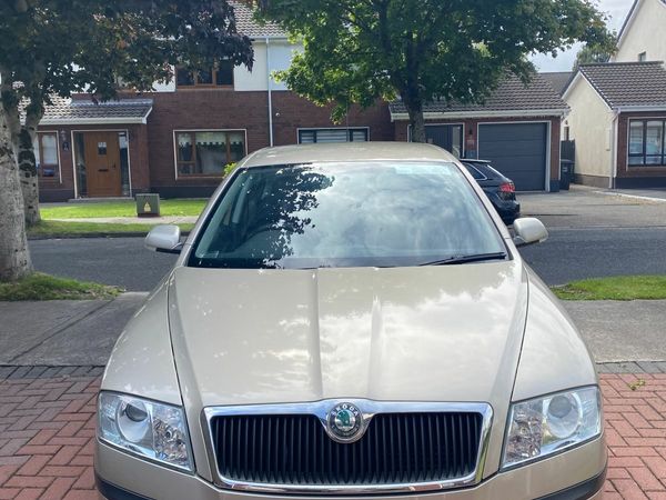 Skoda Octavia Hatchback, Petrol, 2006, Beige