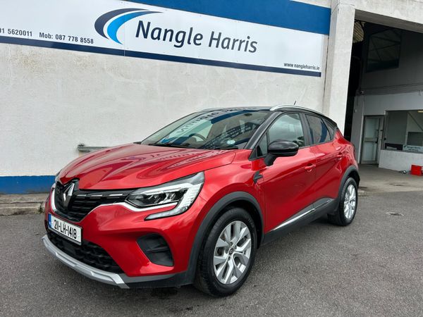 Renault Captur Hatchback, Petrol, 2021, Red
