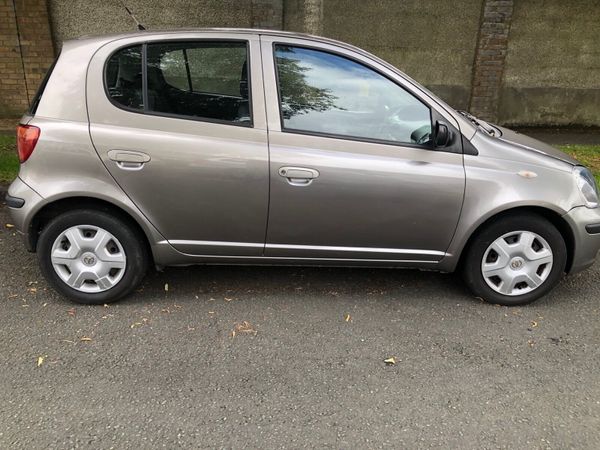 Toyota Yaris Hatchback, Petrol, 2005, Grey