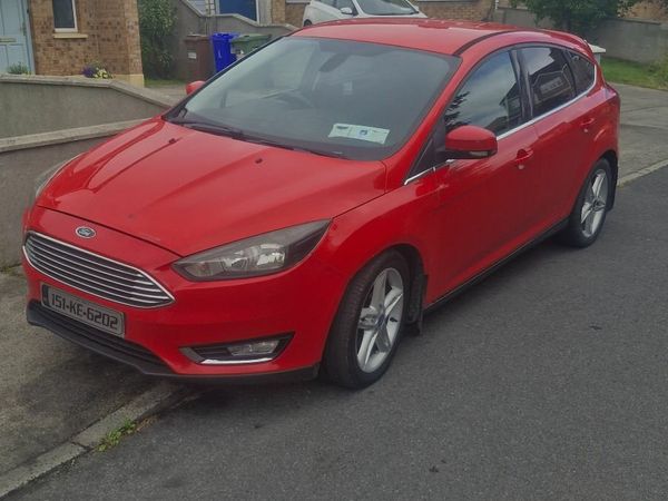 Ford Focus Hatchback, Diesel, 2015, Red