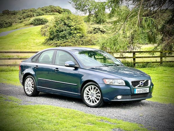 Volvo S40 Saloon, Diesel, 2011, Black