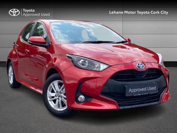Toyota Yaris Hatchback, Petrol Hybrid, 2023, Red