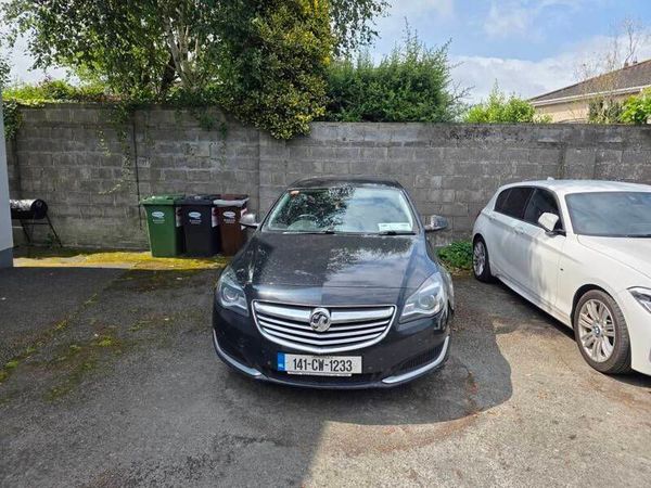 Vauxhall Insignia Hatchback, Diesel, 2014, Black