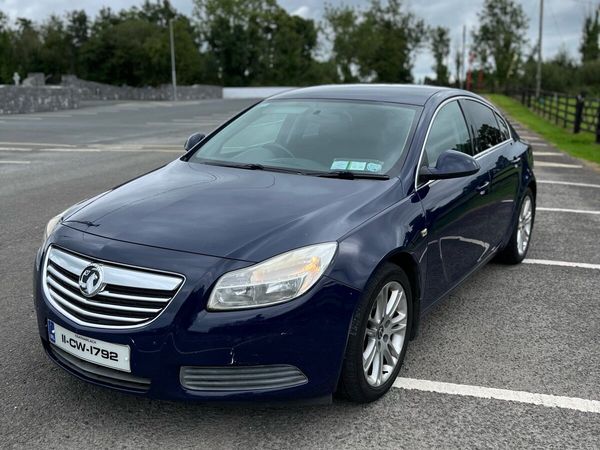 Vauxhall Insignia Hatchback, Diesel, 2011, Blue
