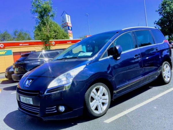Peugeot 5008 MPV, Diesel, 2011, Blue