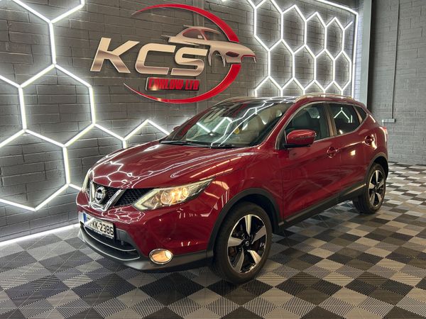 Nissan Qashqai SUV, Diesel, 2017, Red