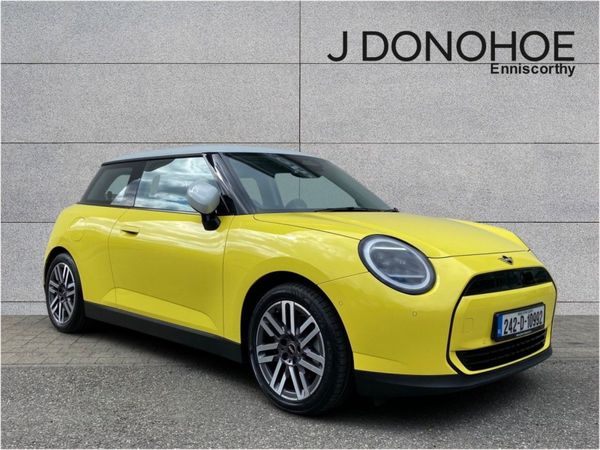 Mini Cooper Hatchback, Electric, 2024, Yellow