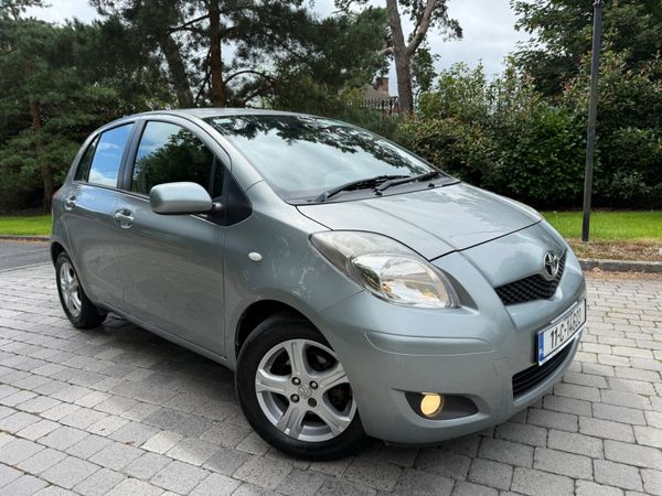 Toyota Yaris Hatchback, Petrol, 2011, Silver