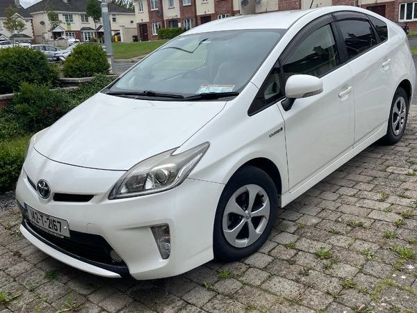 Toyota Prius Hatchback, Petrol Hybrid, 2014, White