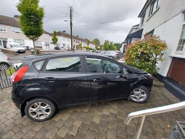 Ford Fiesta Hatchback, Petrol, 2014, Black