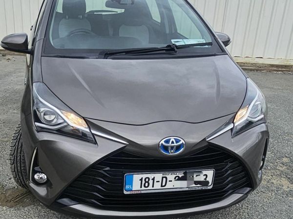 Toyota Yaris MPV, Petrol Hybrid, 2018, Grey